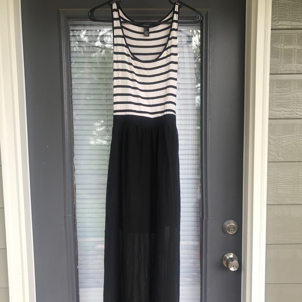 Forever 21 white and black striped maxi dress
